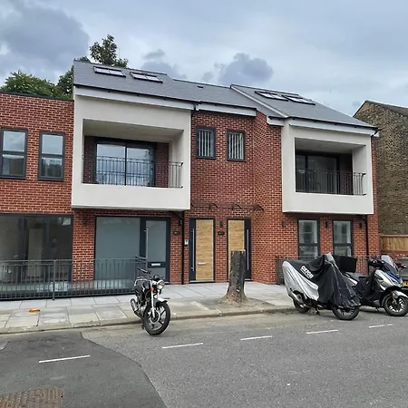 Spacious 2B2B Apartment With Garden London Exterior photo