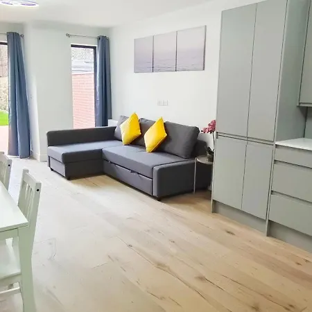 Spacious 2B2B Apartment With Garden London Exterior photo