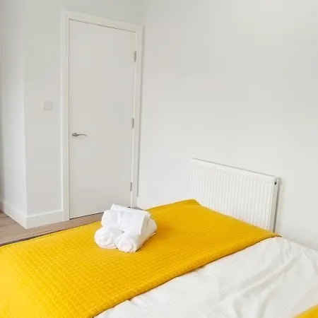 Spacious 2B2B Apartment With Garden London Exterior photo