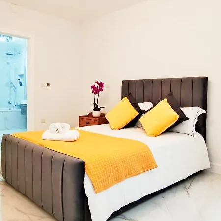 Spacious 2B2B Apartment With Garden London Exterior photo