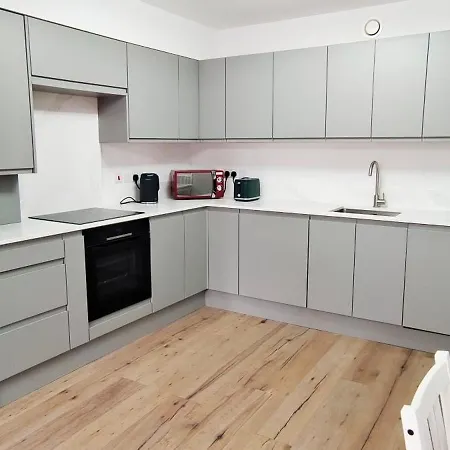 Spacious 2B2B Apartment With Garden London Exterior photo